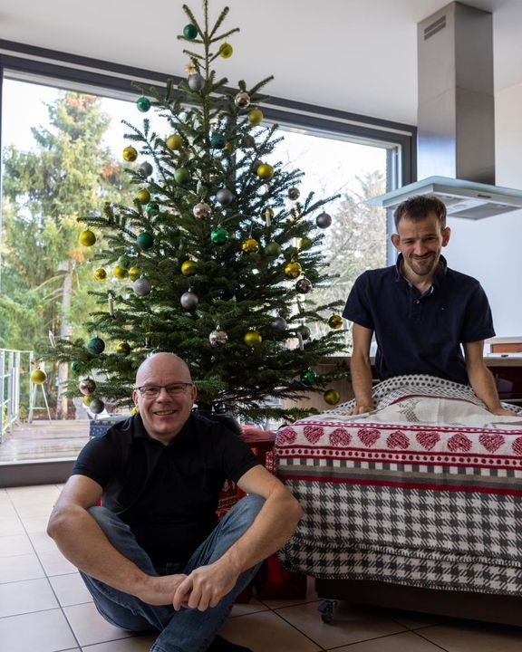 Wir wünschen euch allen frohe Weihnachten und schöne Feiertage.
Viel wertvolle Zeit mit euren Liebsten und erholsame Stunden.